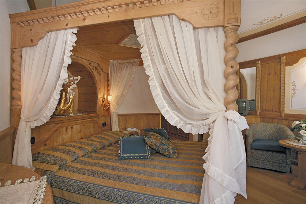 Hotel Colbricon Beauty & Relax San Martino Di Castrozza Exterior foto