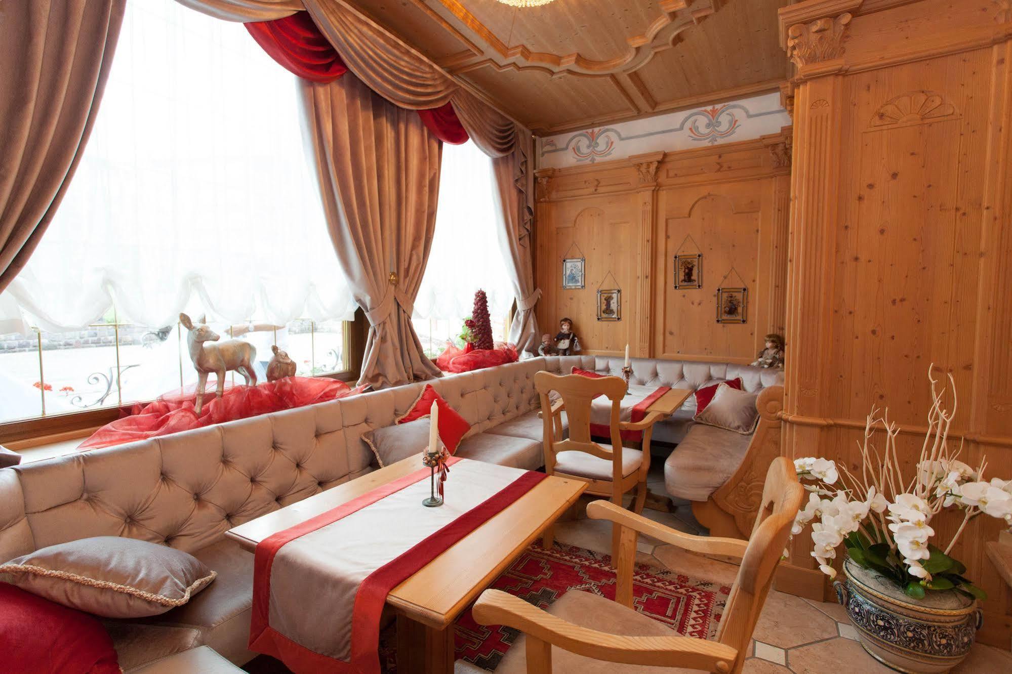 Hotel Colbricon Beauty & Relax San Martino Di Castrozza Exterior foto