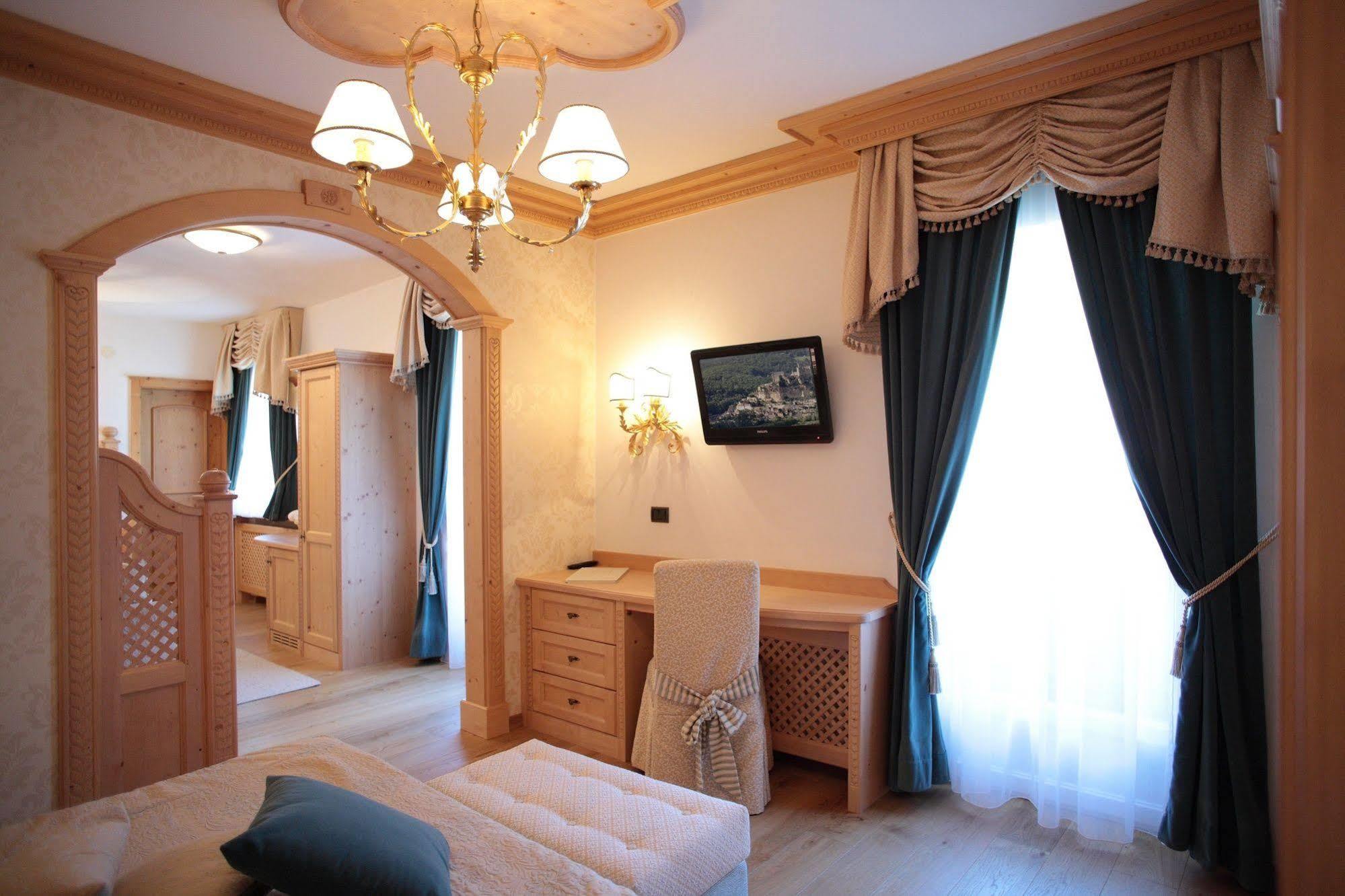 Hotel Colbricon Beauty & Relax San Martino Di Castrozza Exterior foto